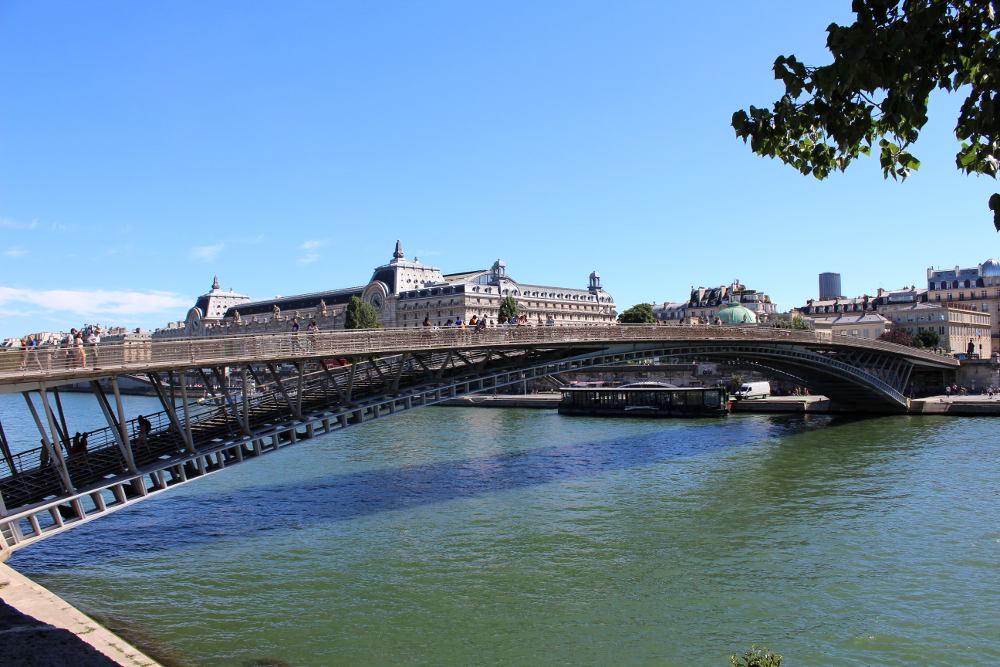 La passerelle Léopold Sédar Senghor - Histoires de Paris